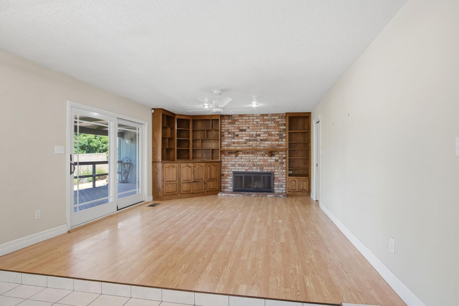 6701 Arrowwood Dr, Riverbank, CA 95367