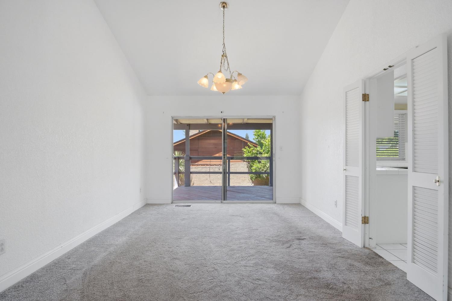 6701 Arrowwood Dr, Riverbank, CA 95367