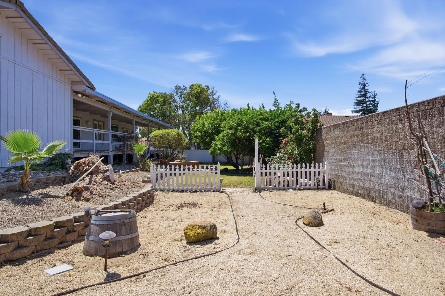 6701 Arrowwood Dr, Riverbank, CA 95367