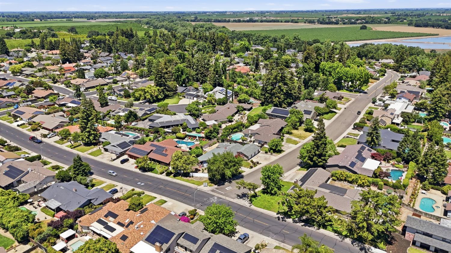 6701 Arrowwood Dr, Riverbank, CA 95367