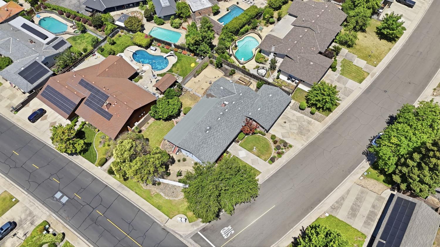 6701 Arrowwood Dr, Riverbank, CA 95367