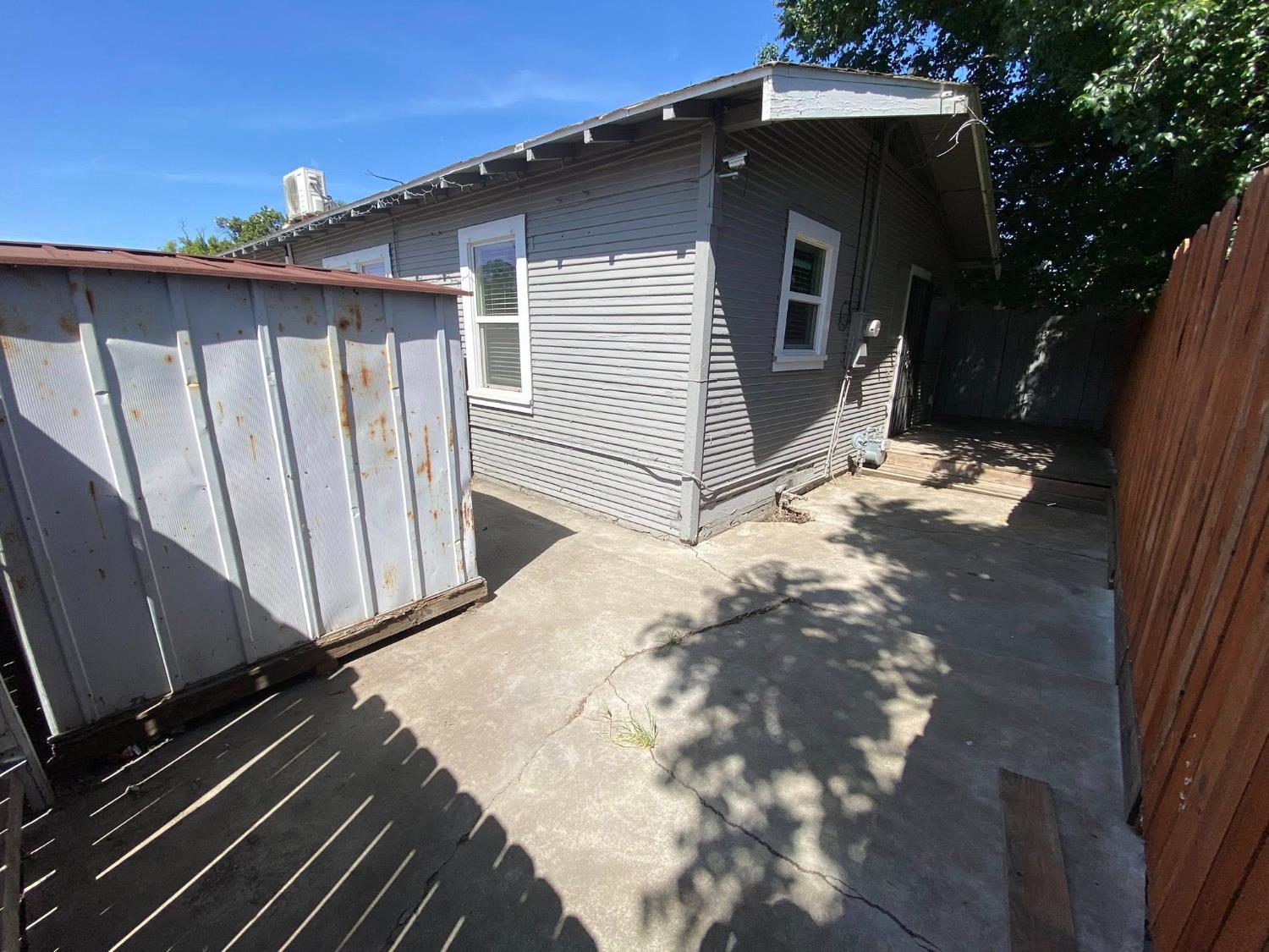 112 Almond Ave, Modesto, CA 95354