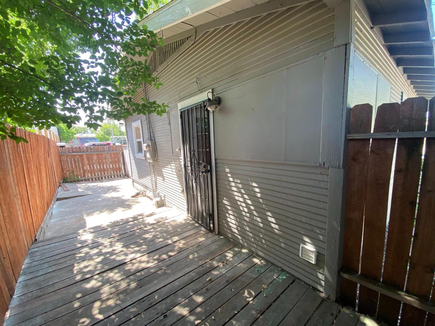 112 Almond Ave, Modesto, CA 95354