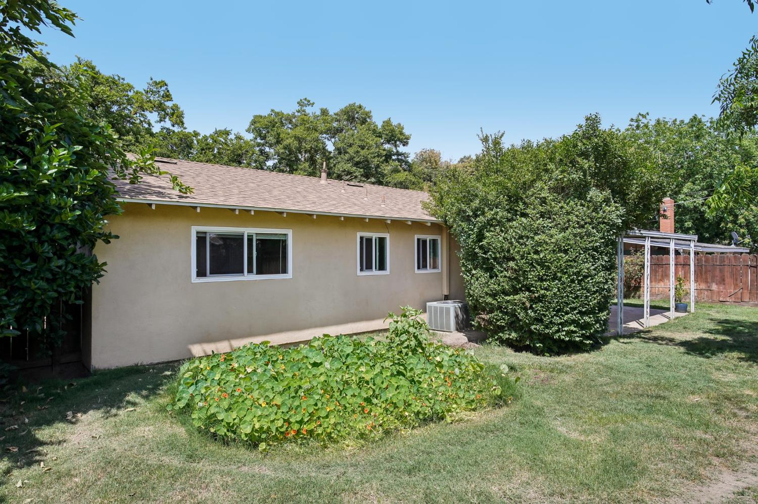 2920 Laramie Dr, Modesto, CA 95355