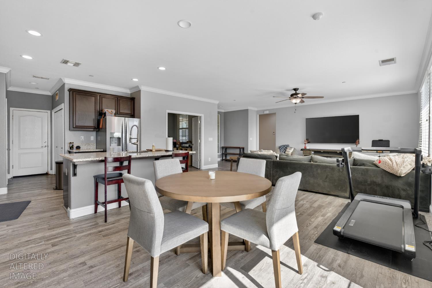 1917 NW Thomas Taylor Dr, Hughson, CA 95326