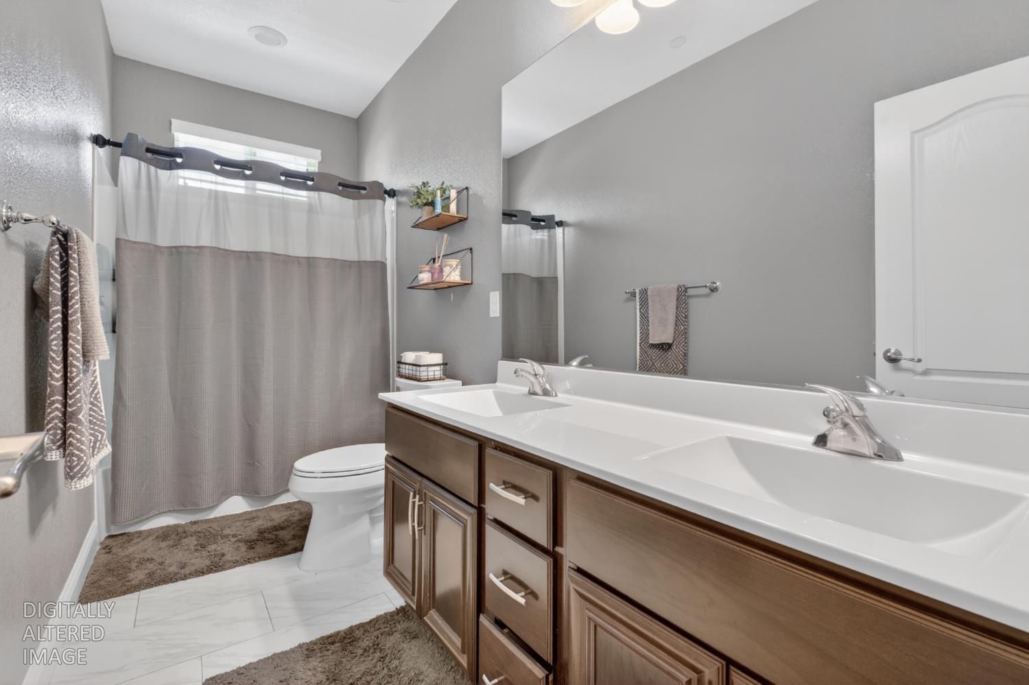 1917 NW Thomas Taylor Dr, Hughson, CA 95326