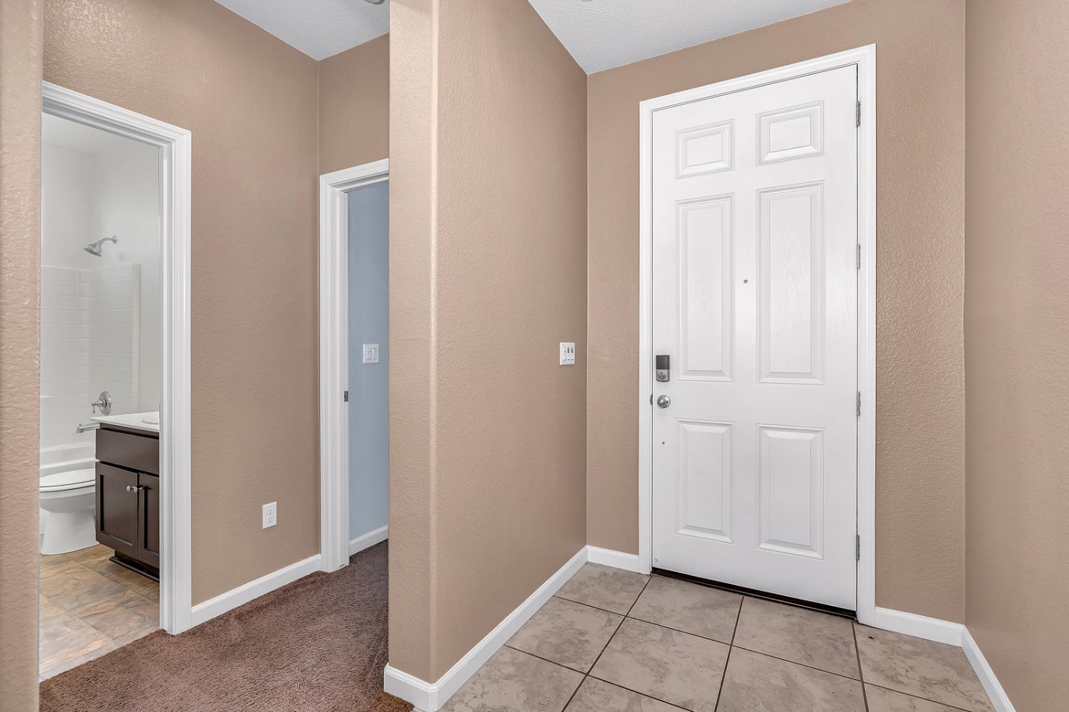 636 Lamoglia St, Los Banos, CA 93635