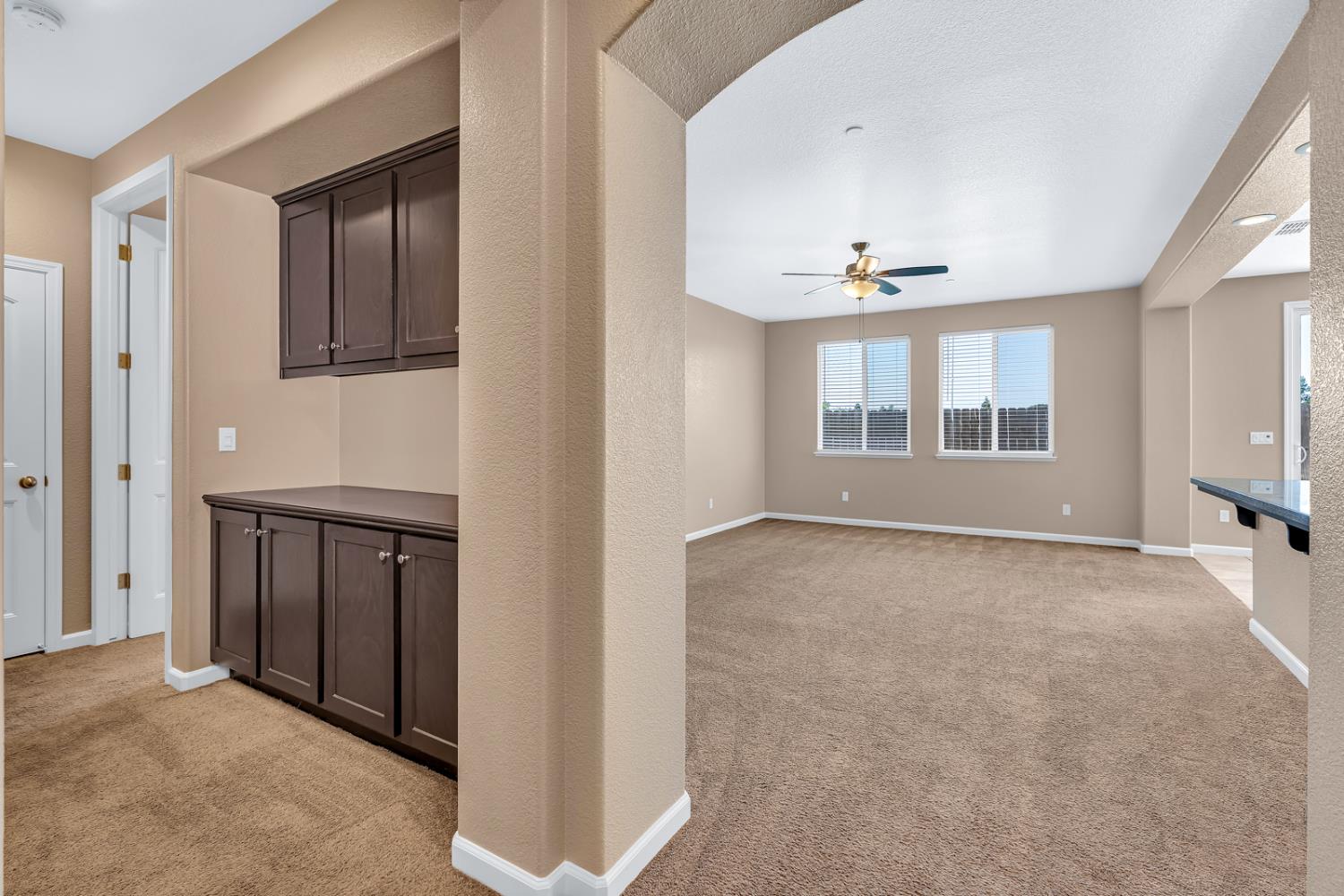 636 Lamoglia St, Los Banos, CA 93635