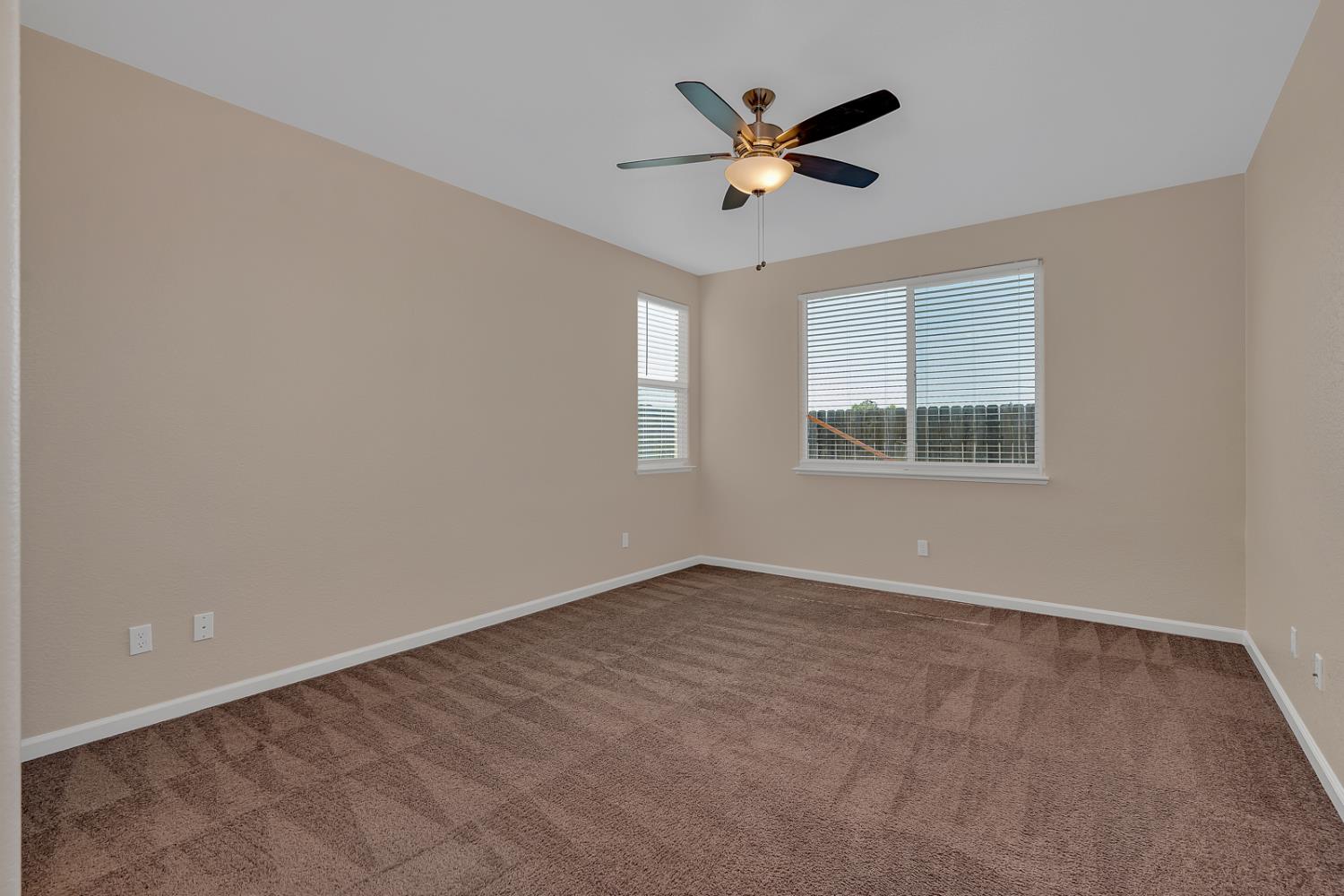 636 Lamoglia St, Los Banos, CA 93635