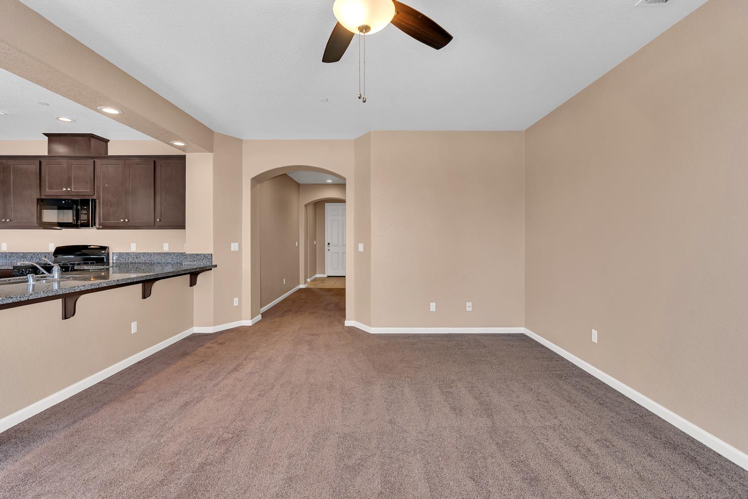 636 Lamoglia St, Los Banos, CA 93635