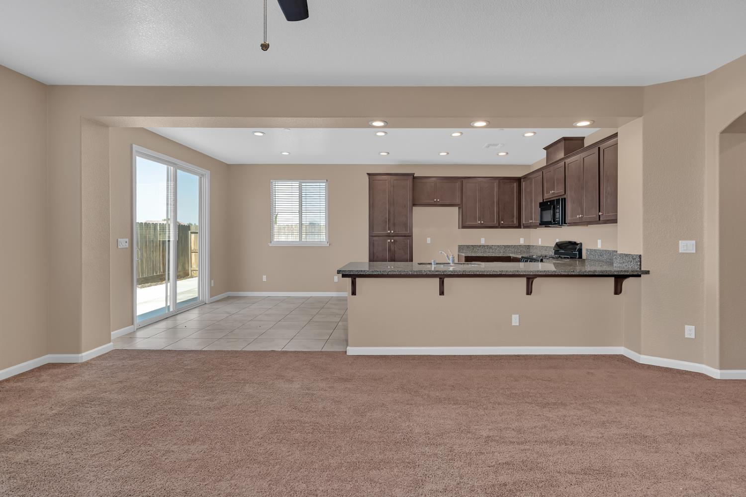 636 Lamoglia St, Los Banos, CA 93635