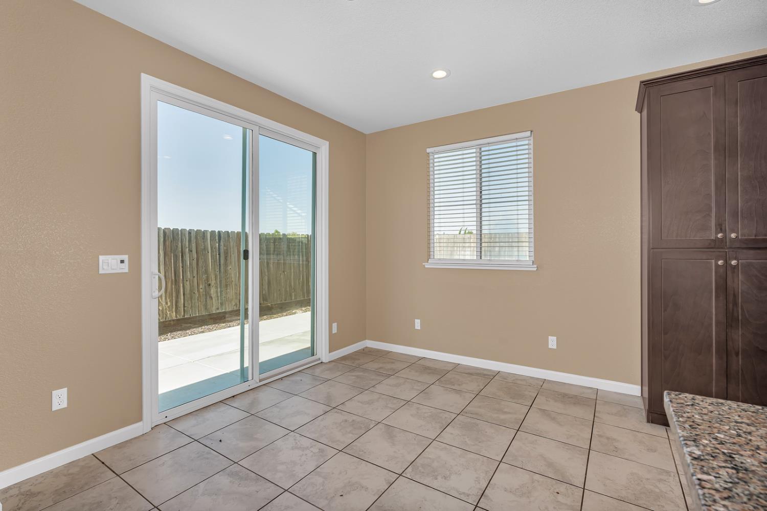 636 Lamoglia St, Los Banos, CA 93635