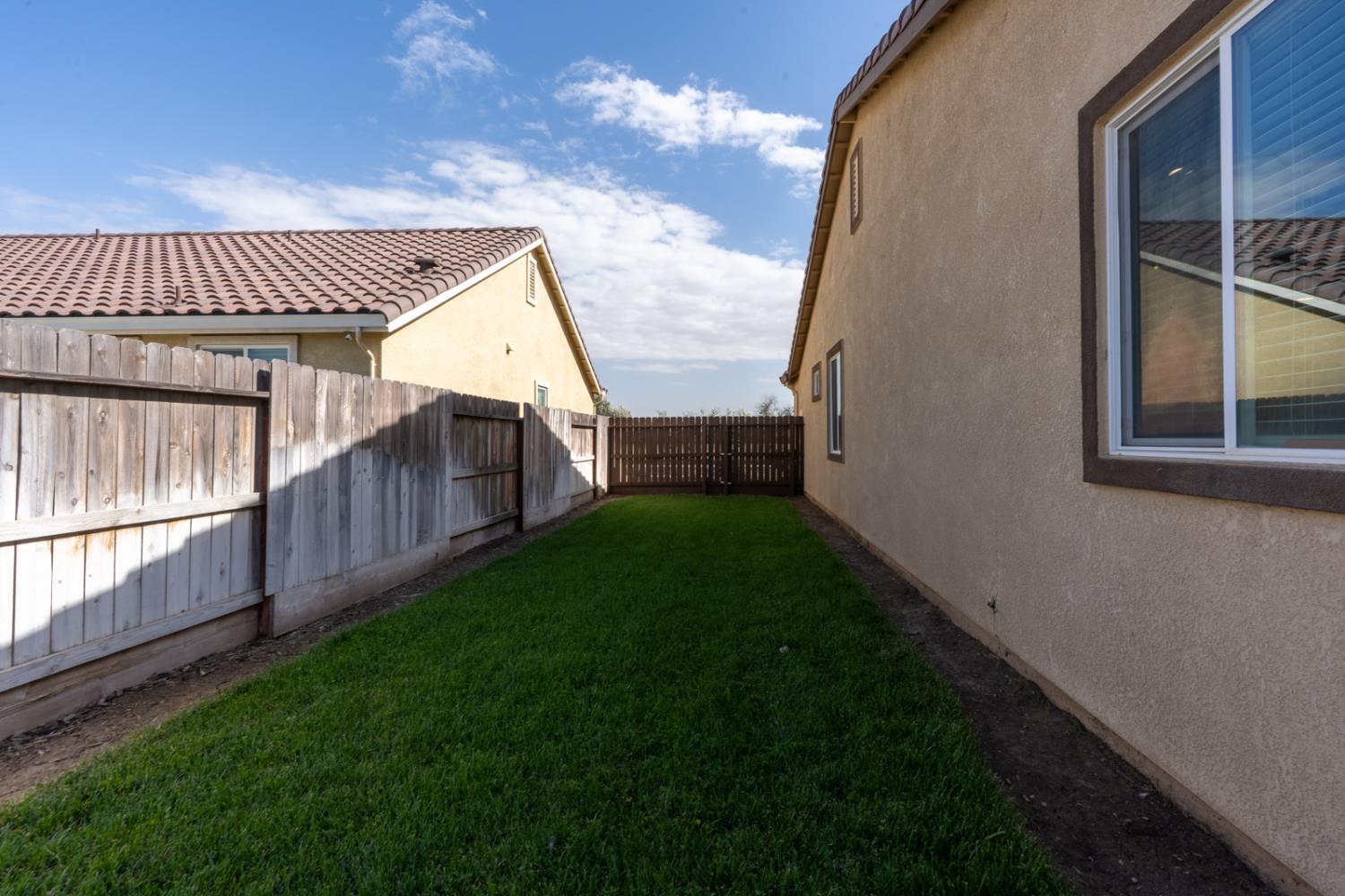 636 Lamoglia St, Los Banos, CA 93635