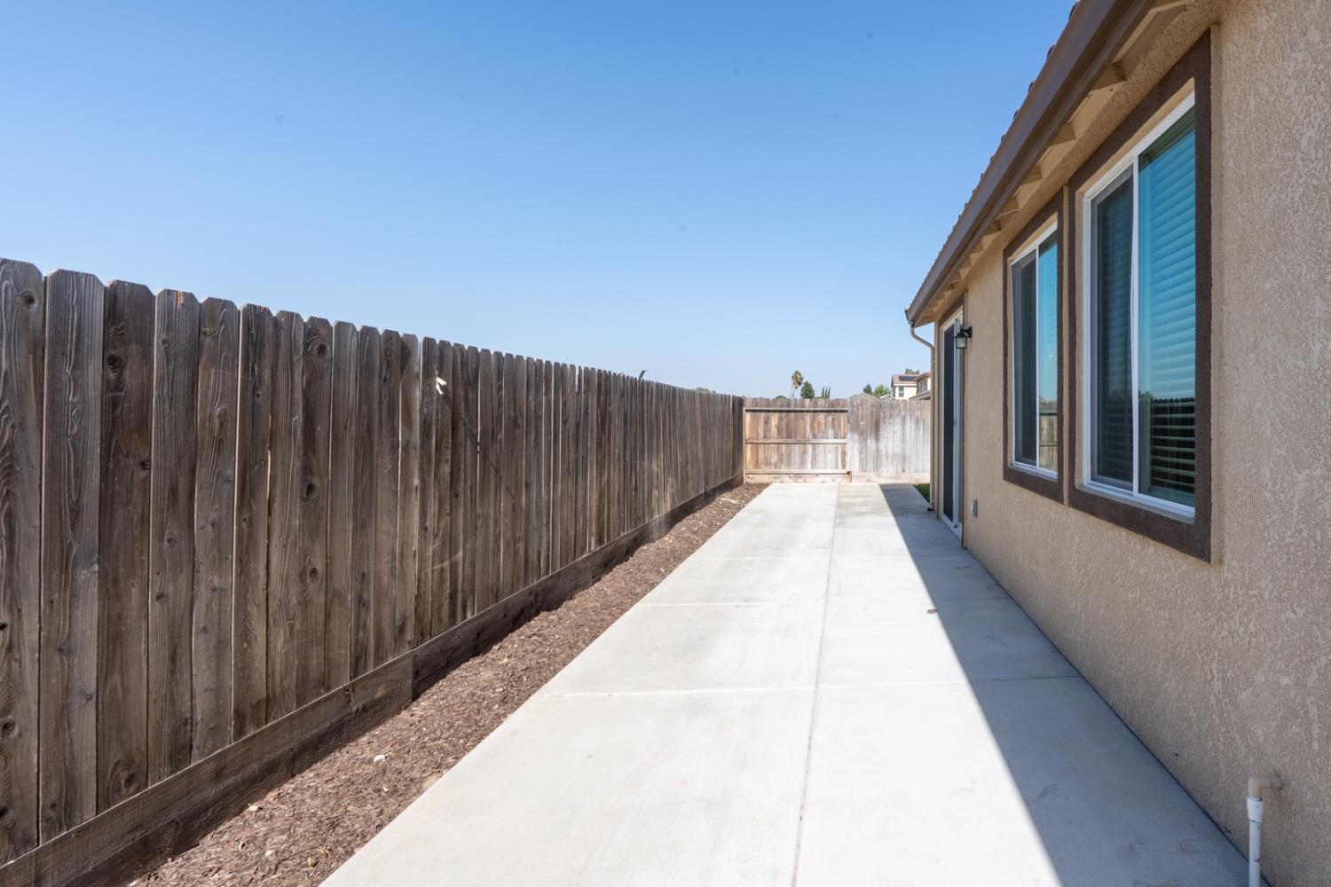 636 Lamoglia St, Los Banos, CA 93635