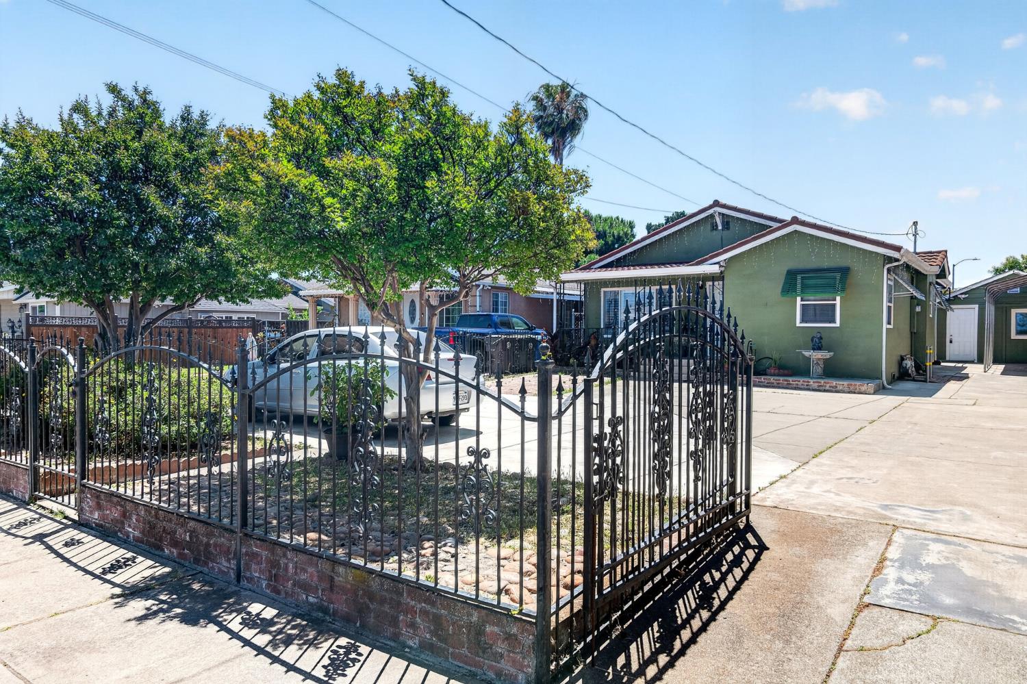 406 E Edison St, Manteca, CA 95336