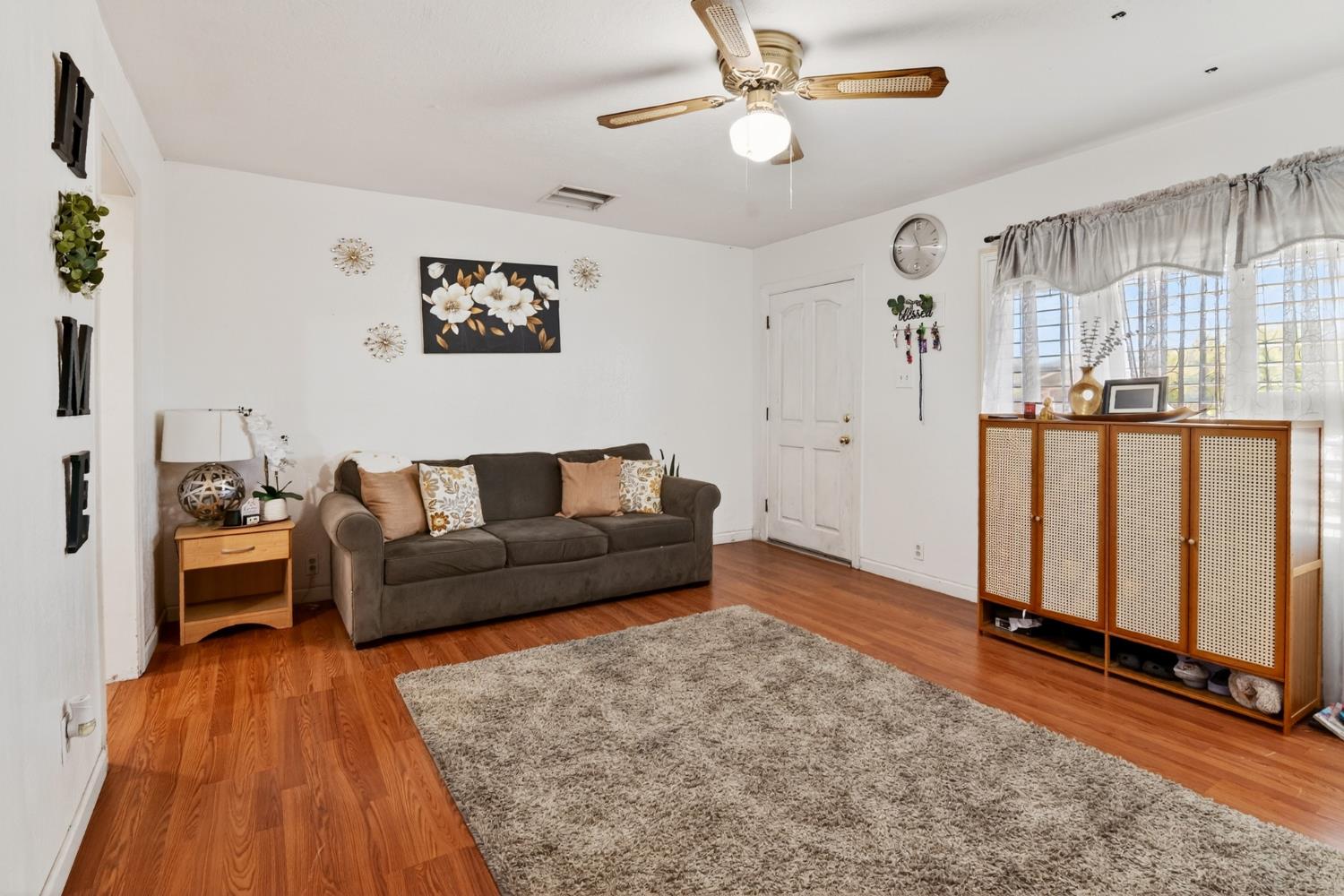 406 E Edison St, Manteca, CA 95336
