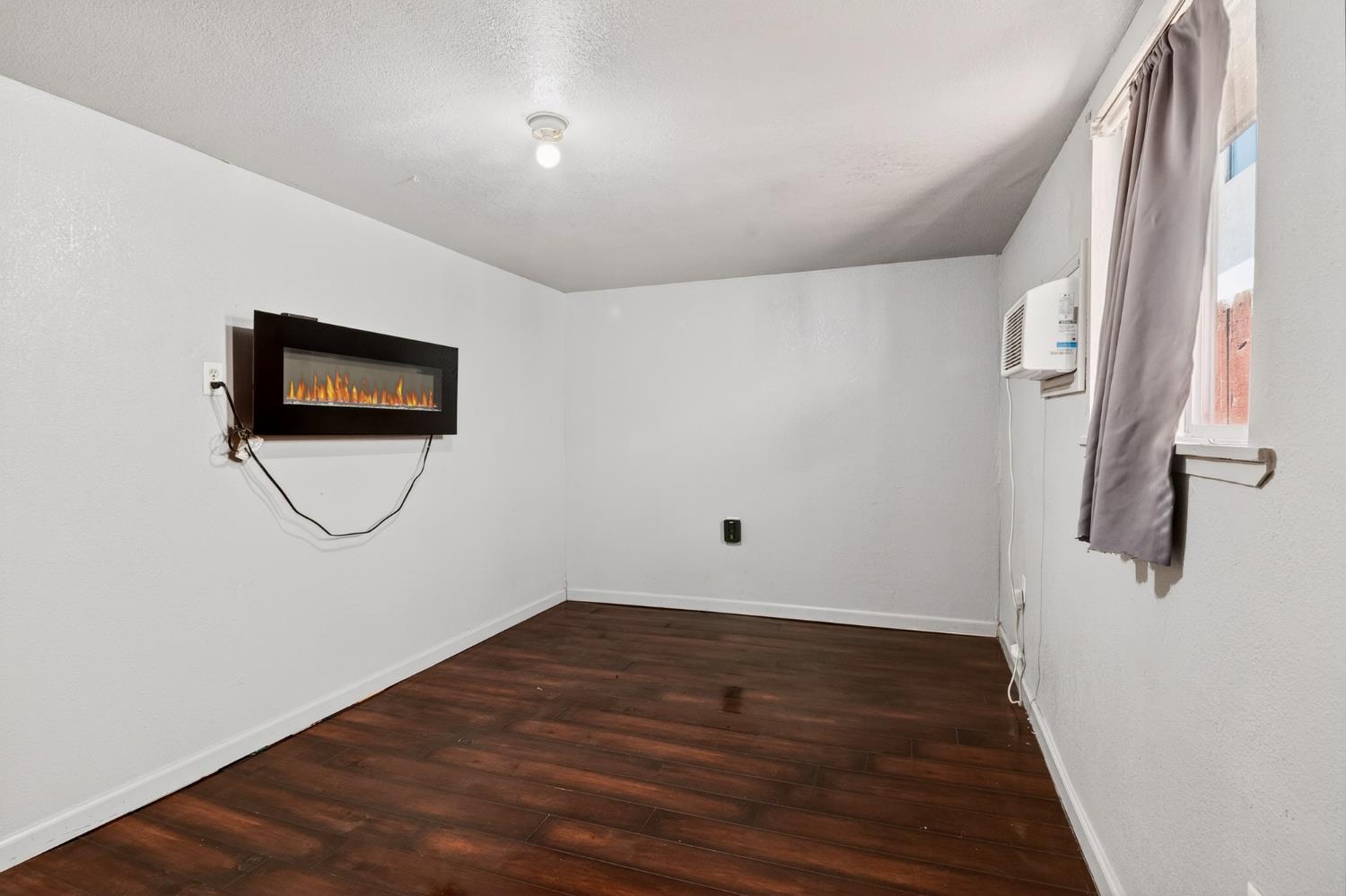 406 E Edison St, Manteca, CA 95336