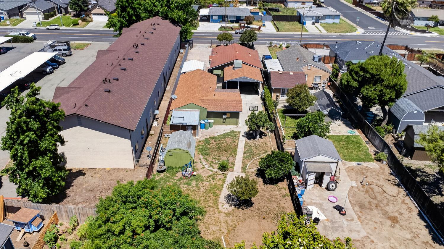 406 E Edison St, Manteca, CA 95336