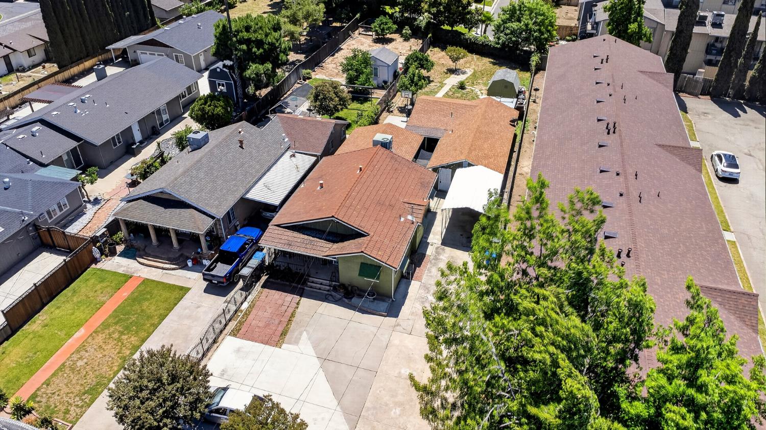 406 E Edison St, Manteca, CA 95336
