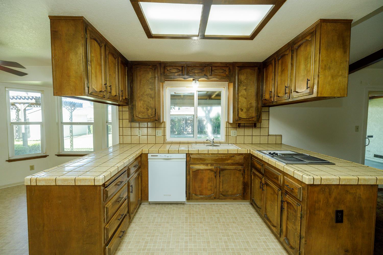 1009 Riesling Dr, Modesto, CA 95351