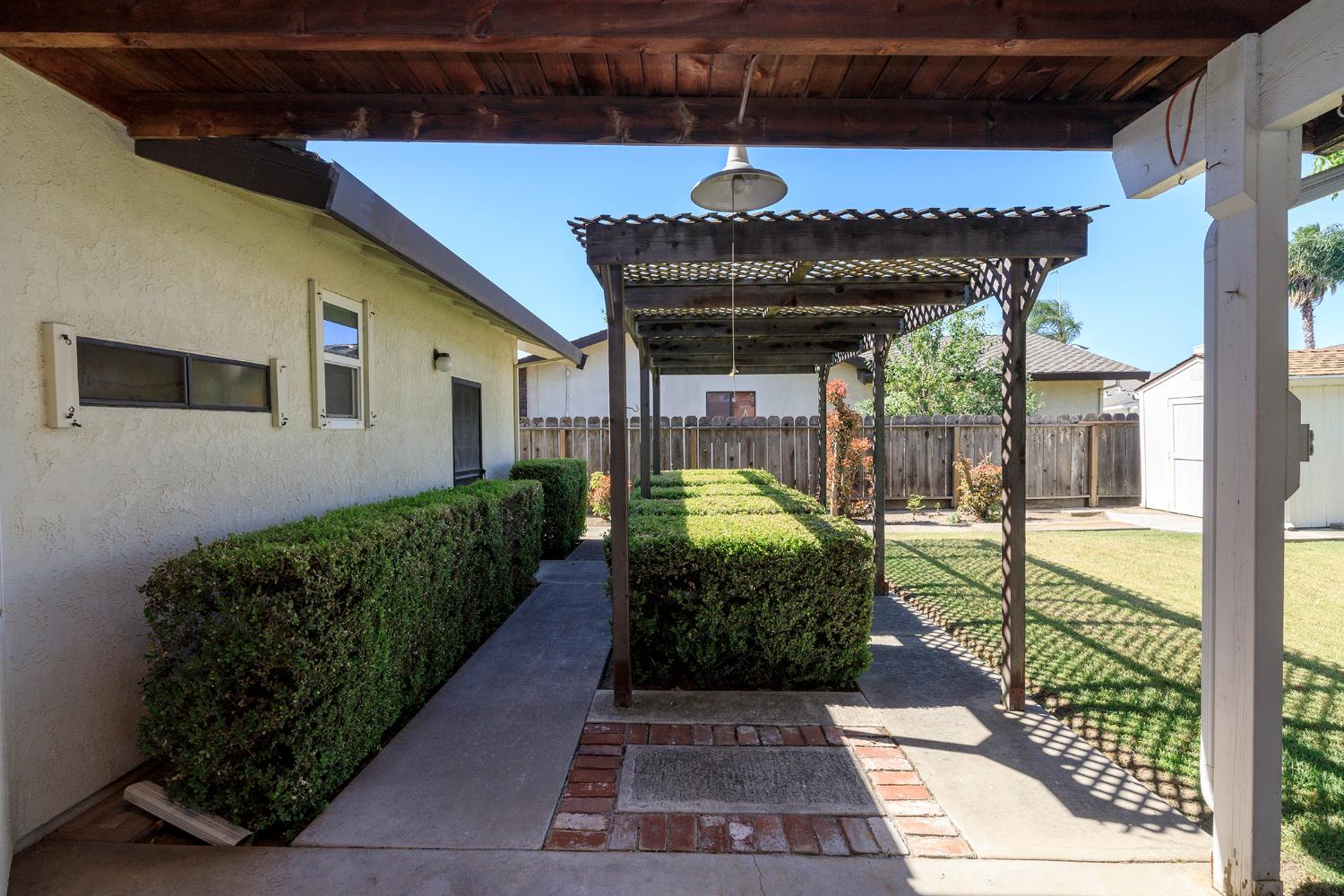 1009 Riesling Dr, Modesto, CA 95351