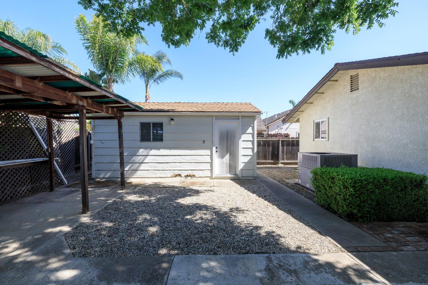 1009 Riesling Dr, Modesto, CA 95351
