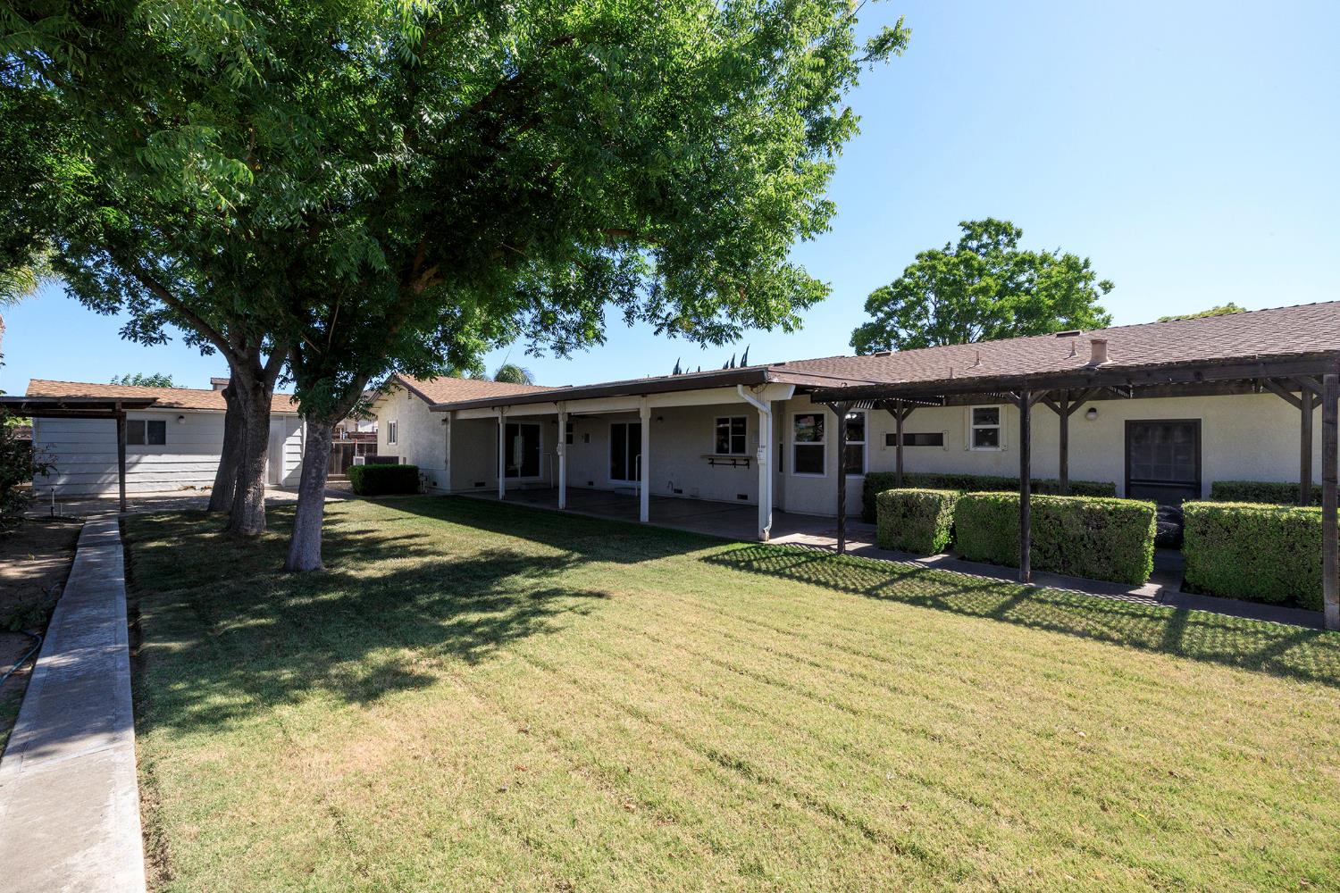 1009 Riesling Dr, Modesto, CA 95351