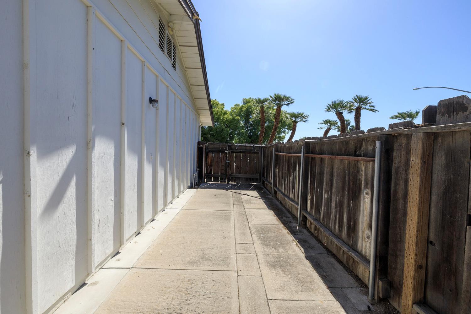 1009 Riesling Dr, Modesto, CA 95351