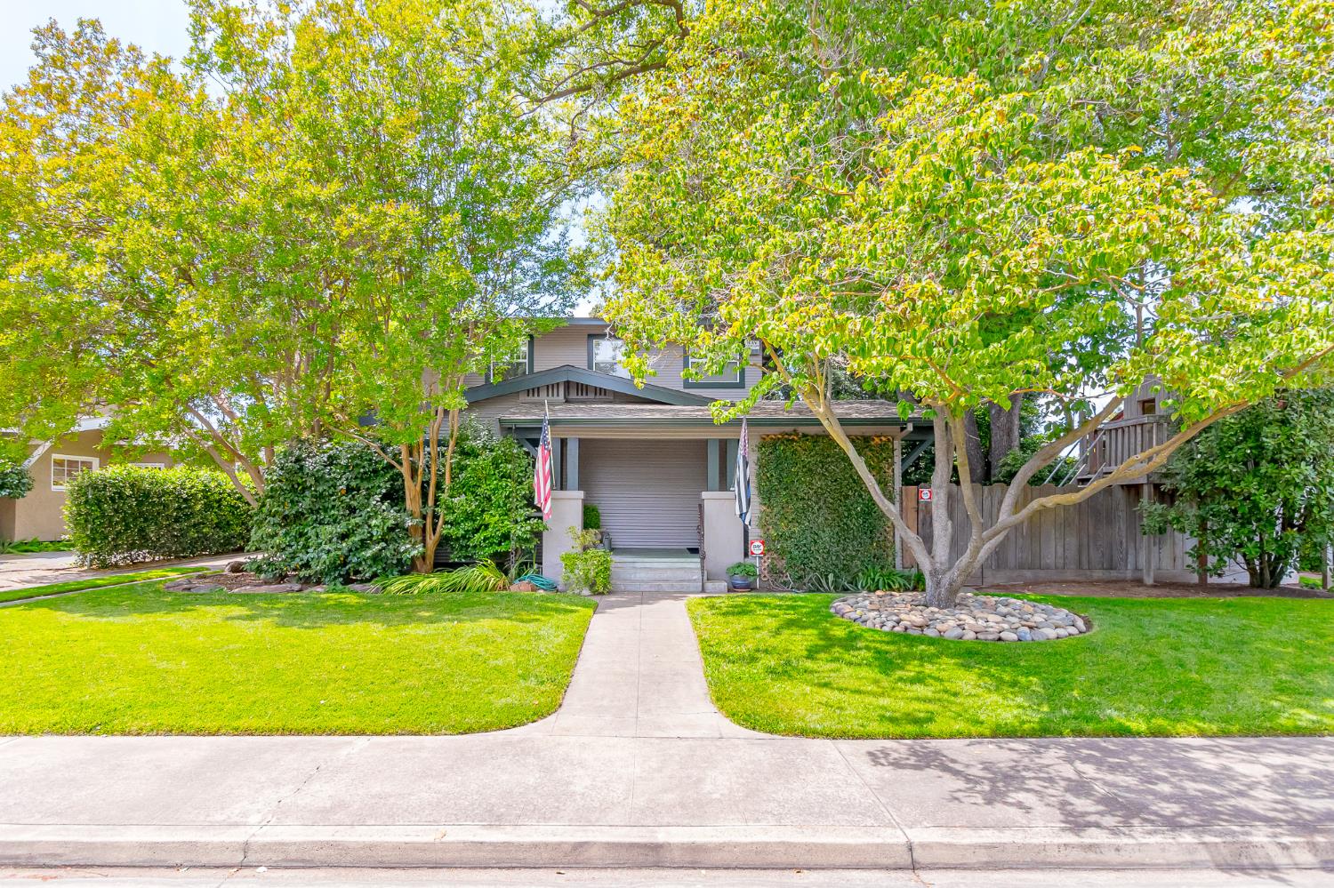318 California Ave, Oakdale, CA 95361