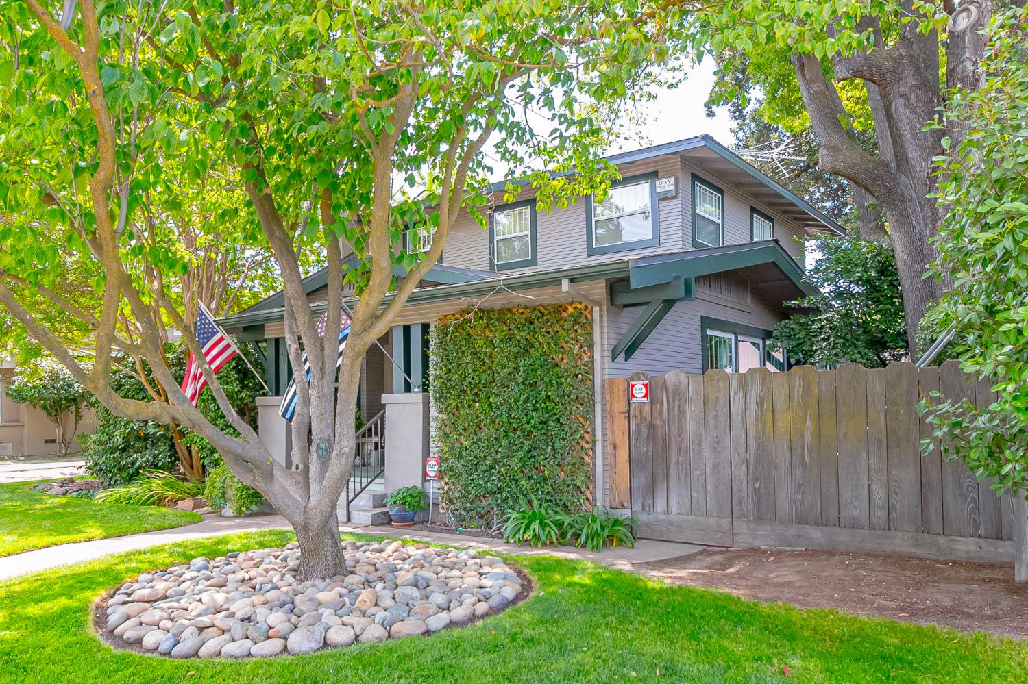 318 California Ave, Oakdale, CA 95361