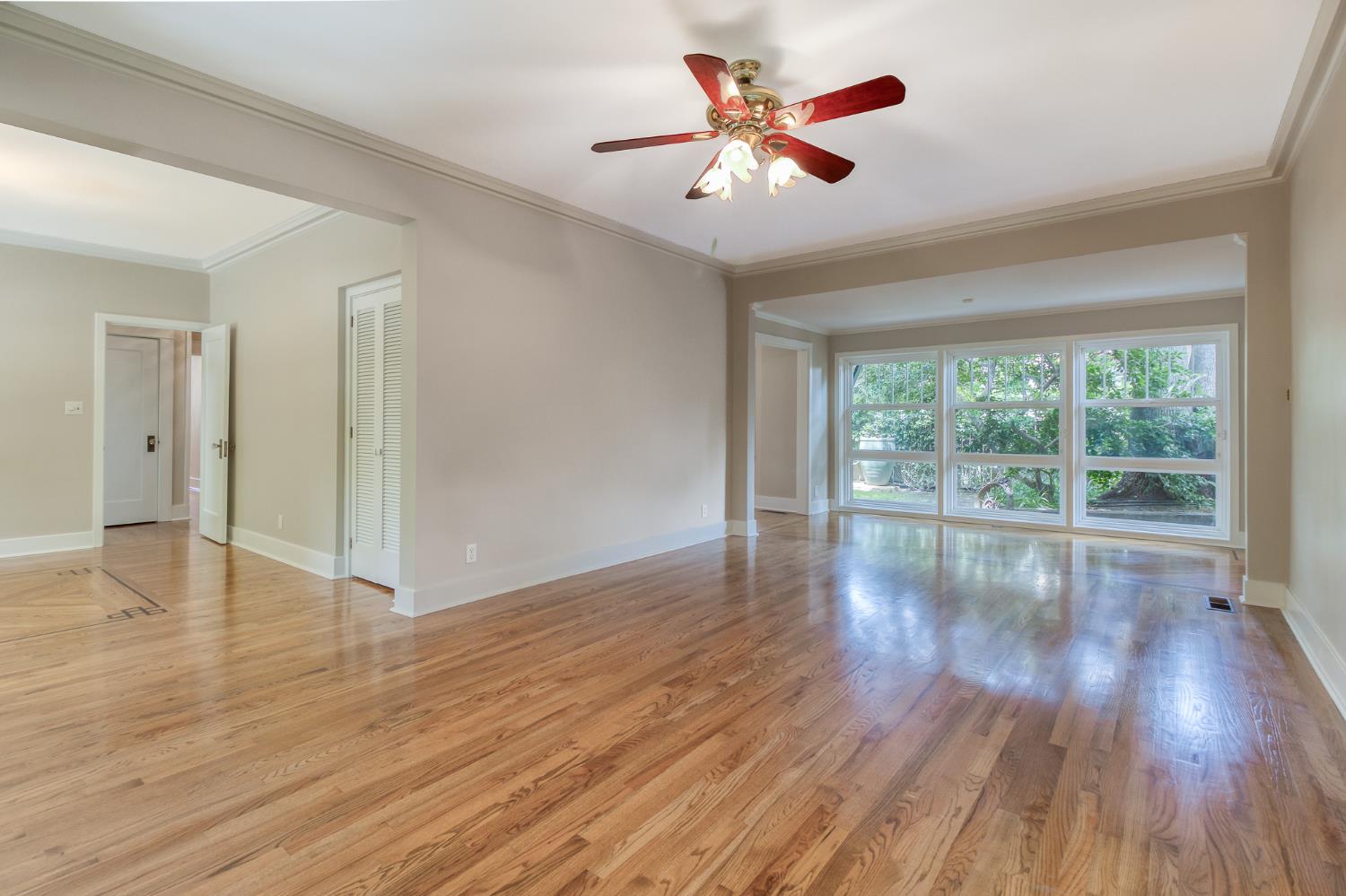 318 California Ave, Oakdale, CA 95361