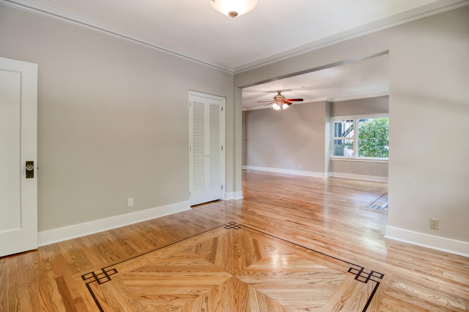 318 California Ave, Oakdale, CA 95361