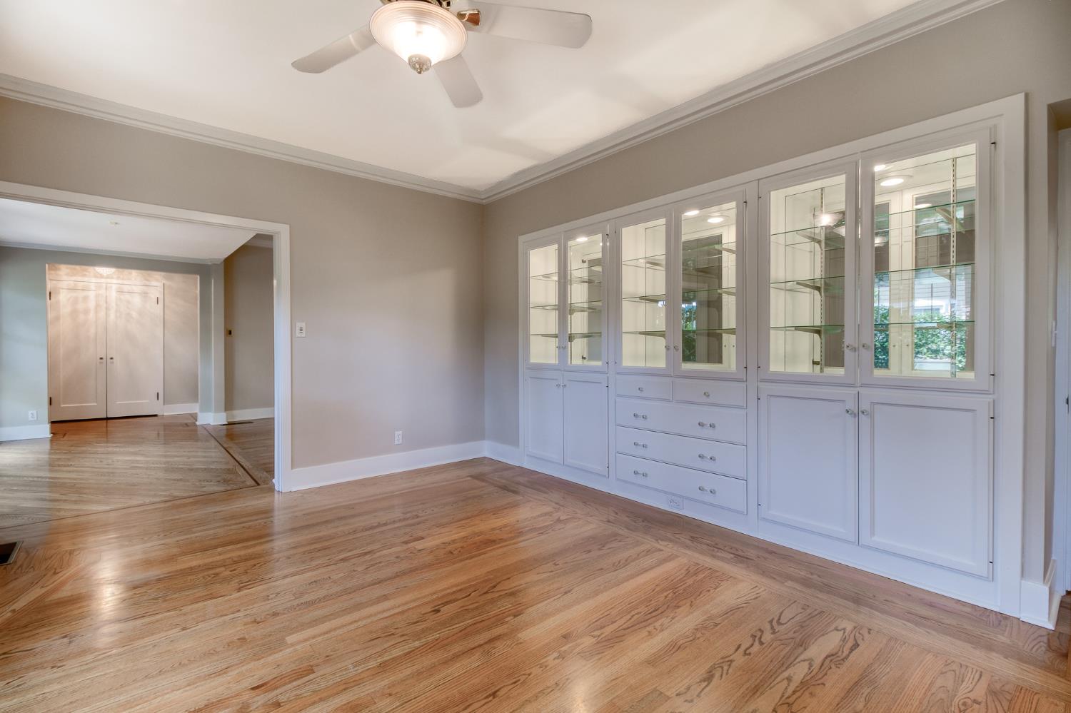 318 California Ave, Oakdale, CA 95361
