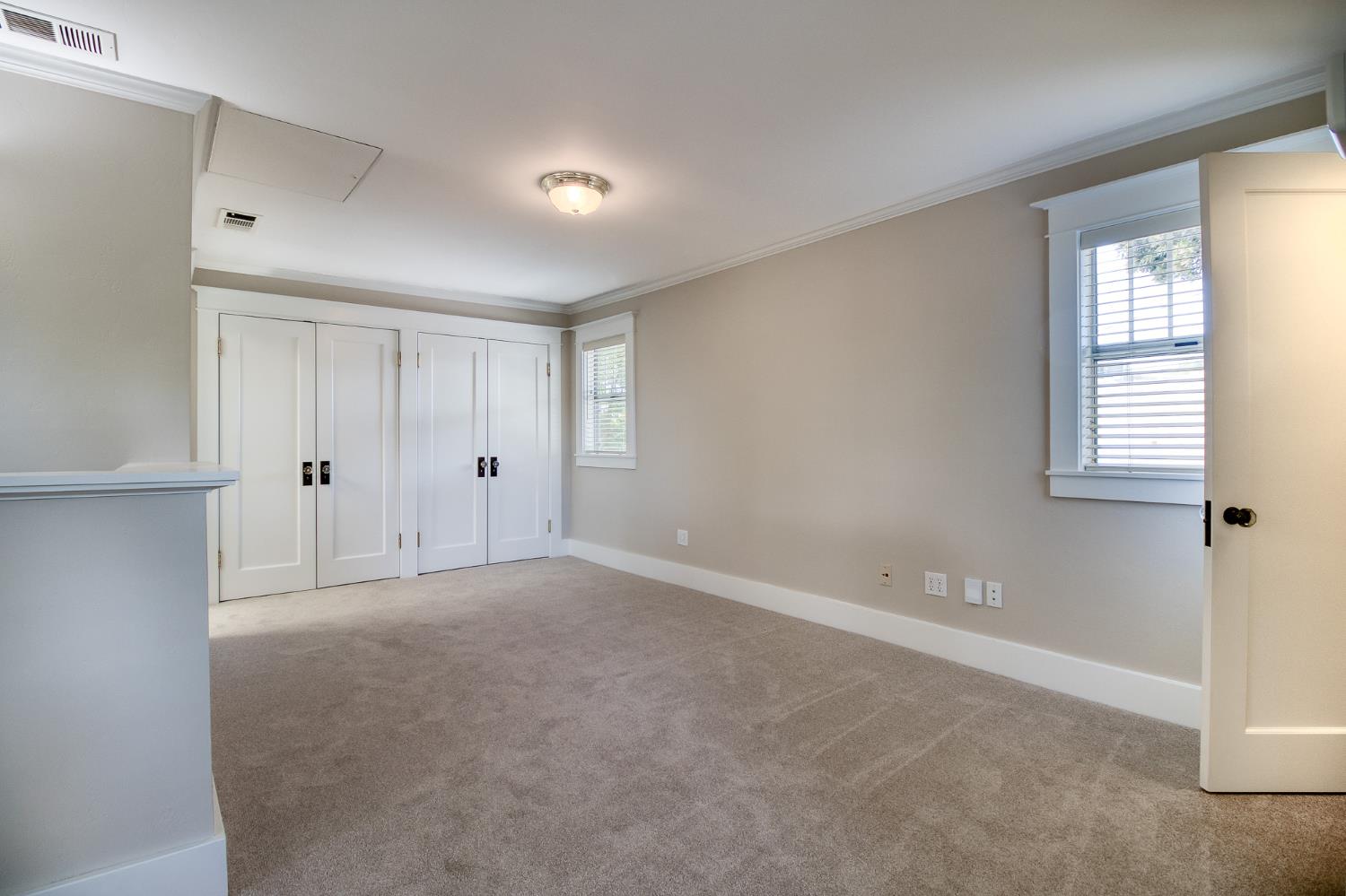 318 California Ave, Oakdale, CA 95361