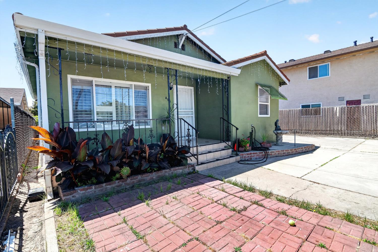 406 E Edison St, Manteca, CA 95336