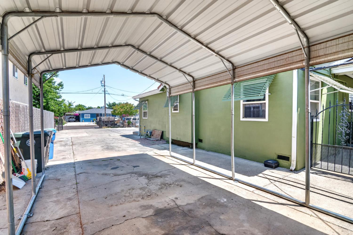 406 E Edison St, Manteca, CA 95336