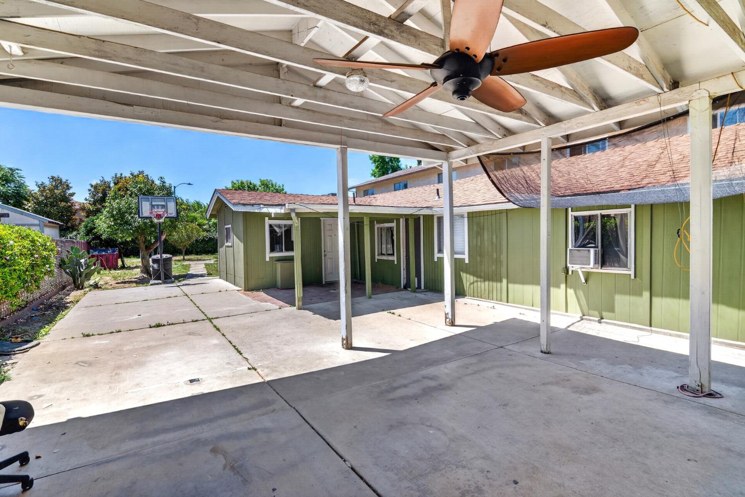 406 E Edison St, Manteca, CA 95336