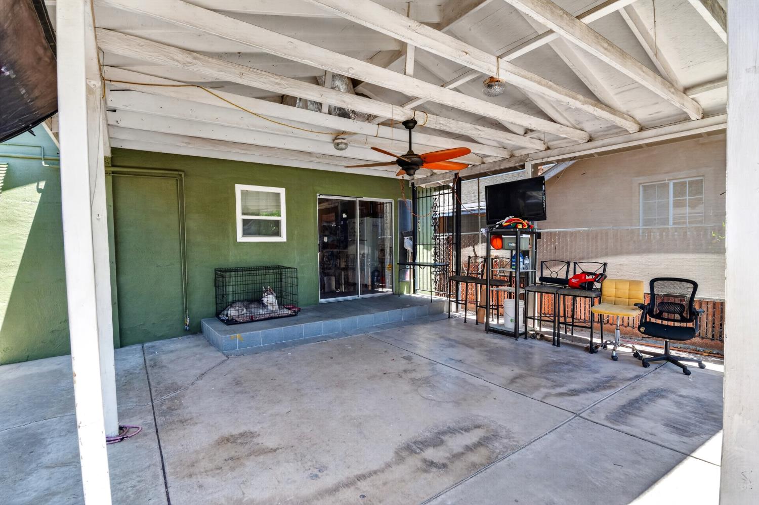 406 E Edison St, Manteca, CA 95336