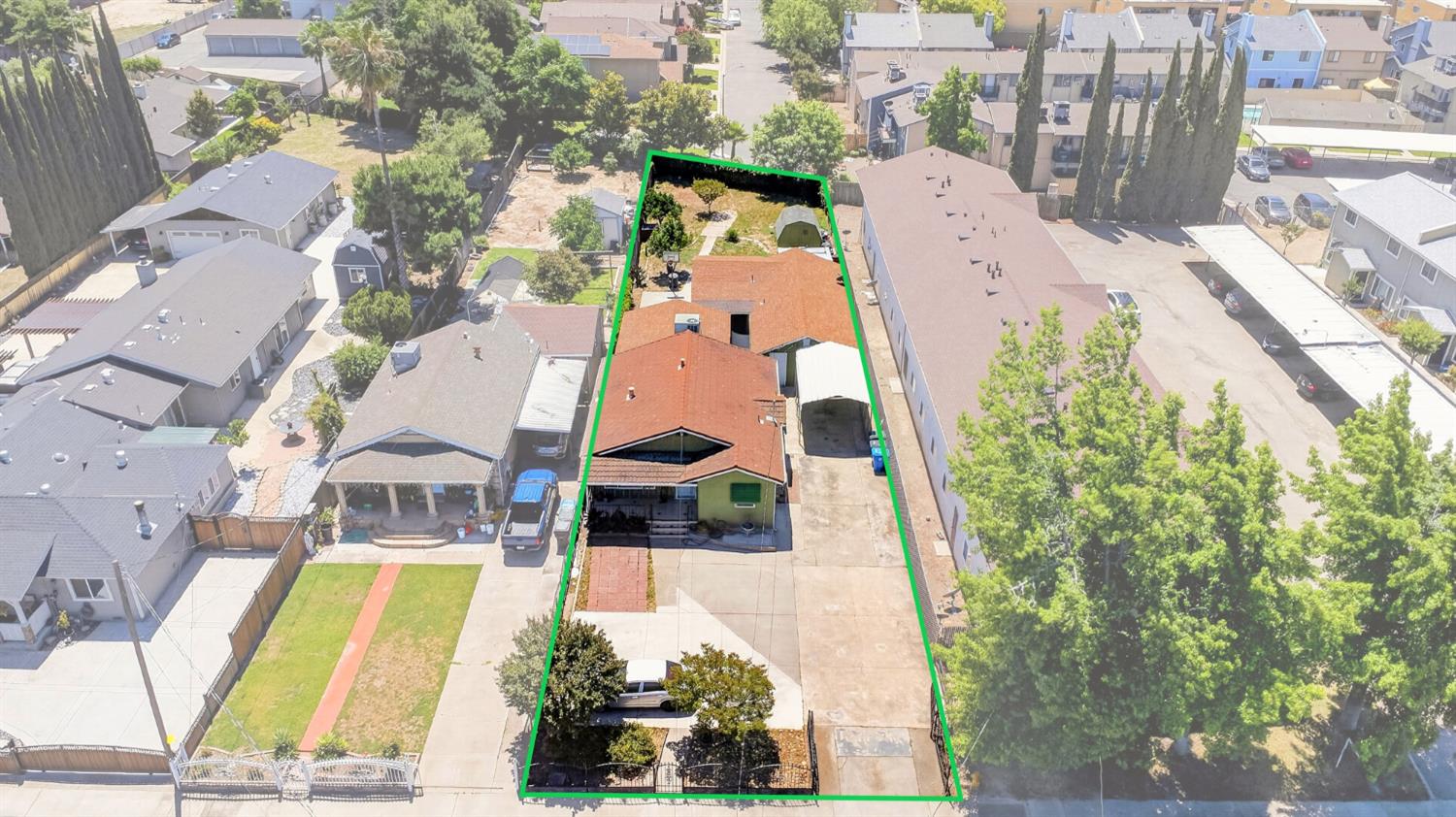 406 E Edison St, Manteca, CA 95336