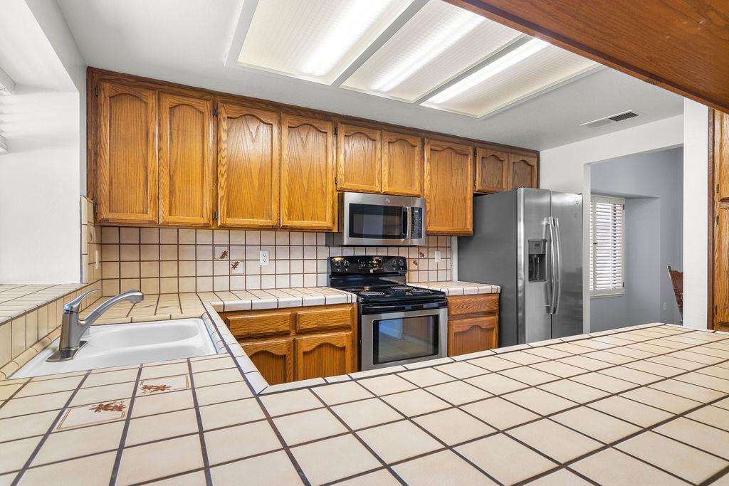 3848 Semallon Dr, Modesto, CA 95356
