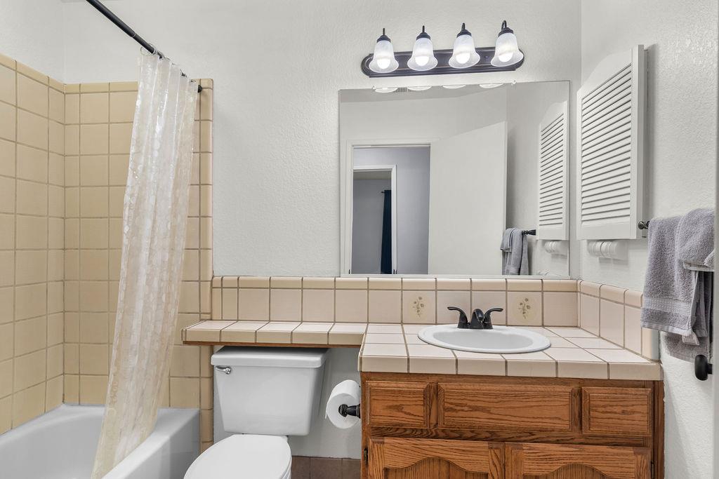 3848 Semallon Dr, Modesto, CA 95356