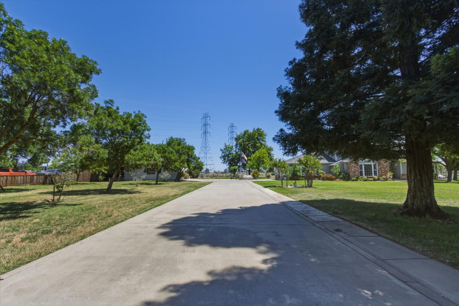 3856 N Gardner, Merced, CA 95340