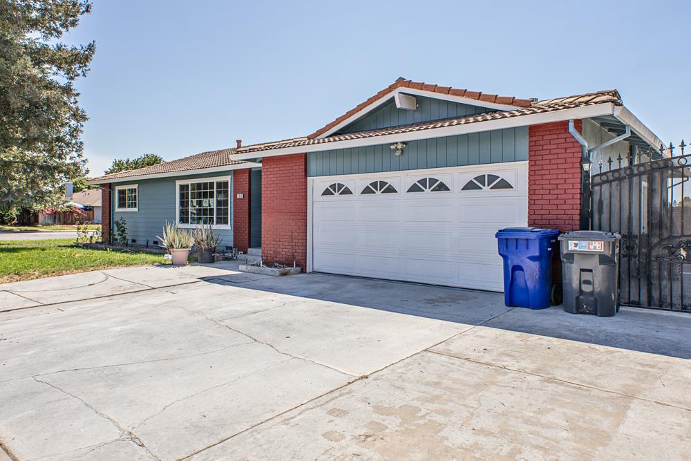 790 Hillsdale Dr, Turlock, CA 95382