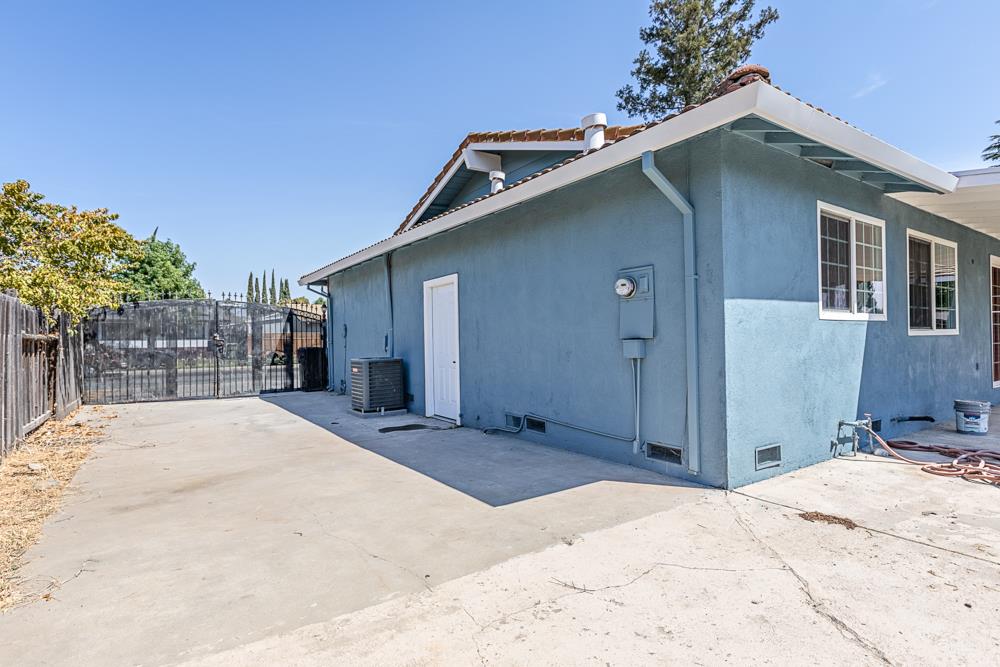 790 Hillsdale Dr, Turlock, CA 95382