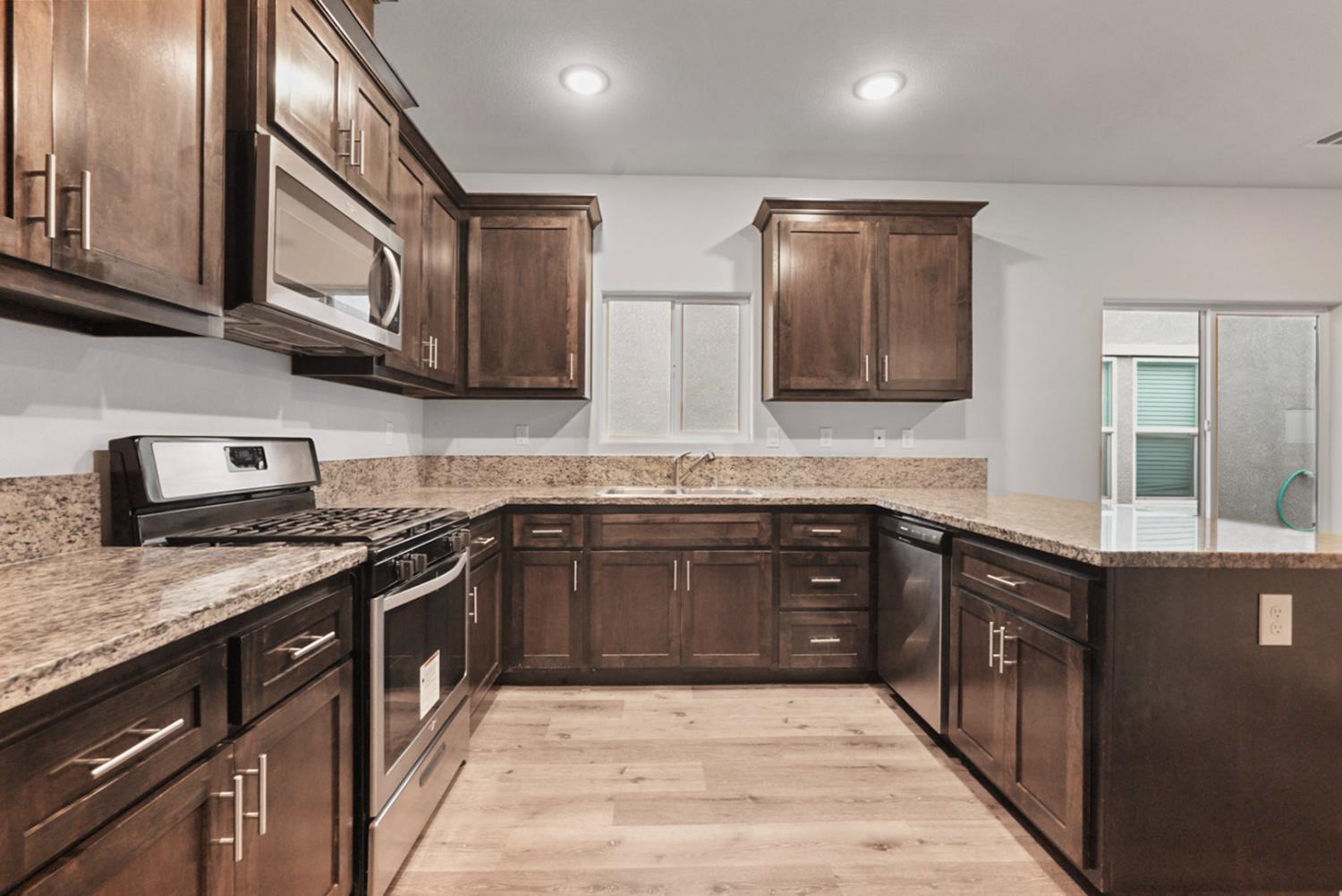 683 Granada Ct, Merced, CA 95341