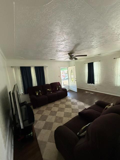 328 E 20th St, Merced, CA 95340