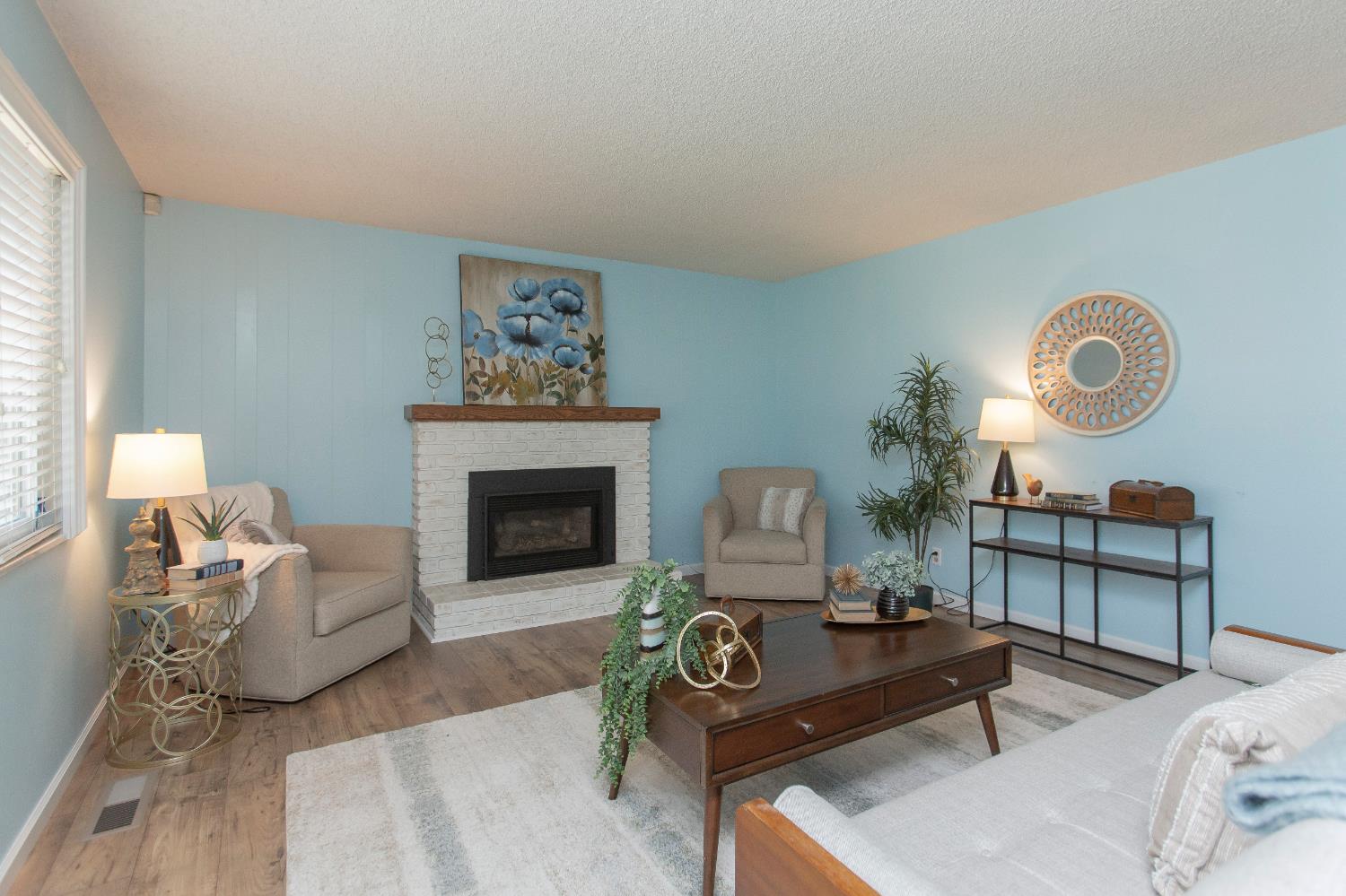 2120 Annhurst Ave, Turlock, CA 95382