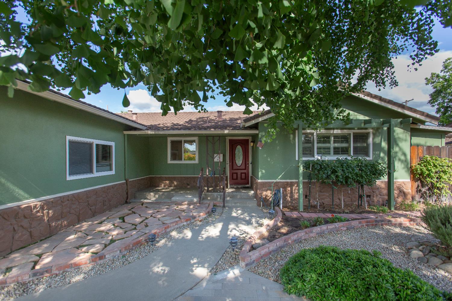 2120 Annhurst Ave, Turlock, CA 95382