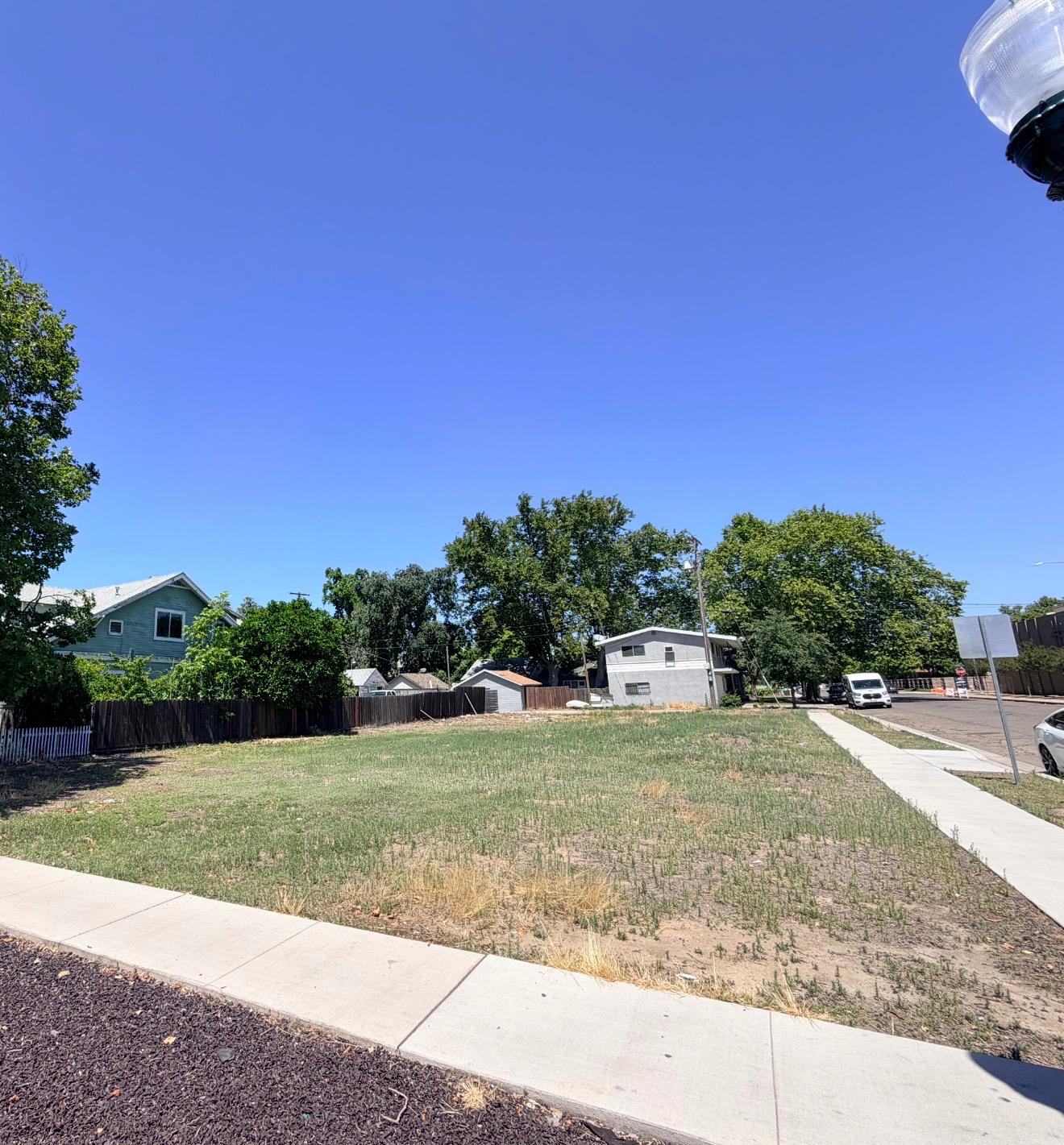 301 W Main St, Turlock, CA 95380