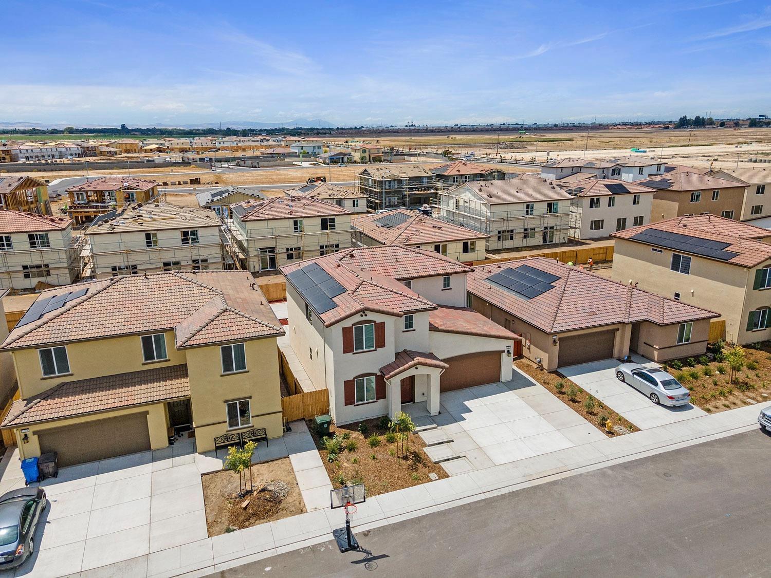 1863 Lateral Ave, Manteca, CA 95337